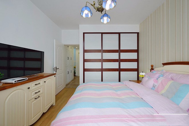 田園式慵懶| 窩在布藝沙發上擼貓1892664