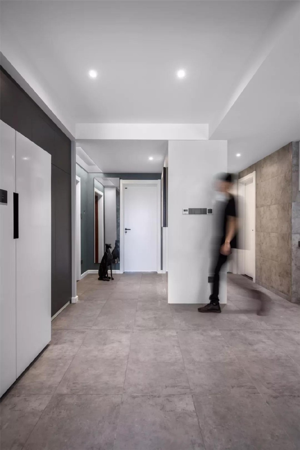 90㎡現代簡約，玻璃推門做電視墻12989830