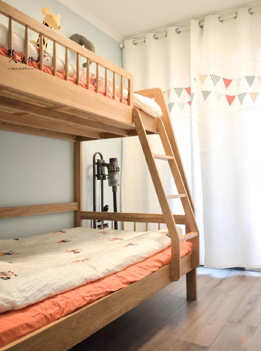 94㎡北歐兩居，陽臺榻榻米太驚艷了！14582281