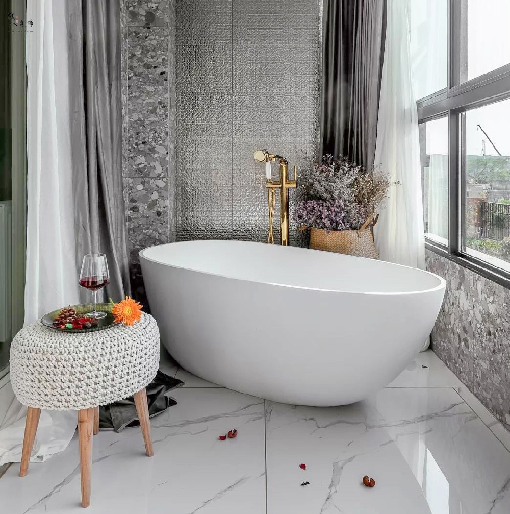 89㎡現代輕奢，浴缸竟然擺陽臺！15551859