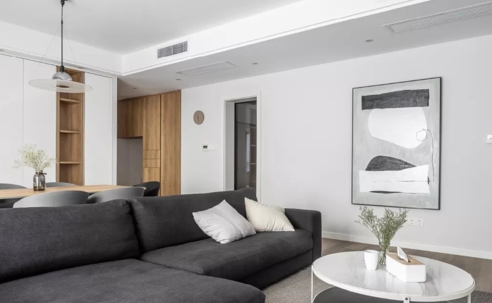 137㎡極簡客餐廳一體，裝出大宅既視感16888311