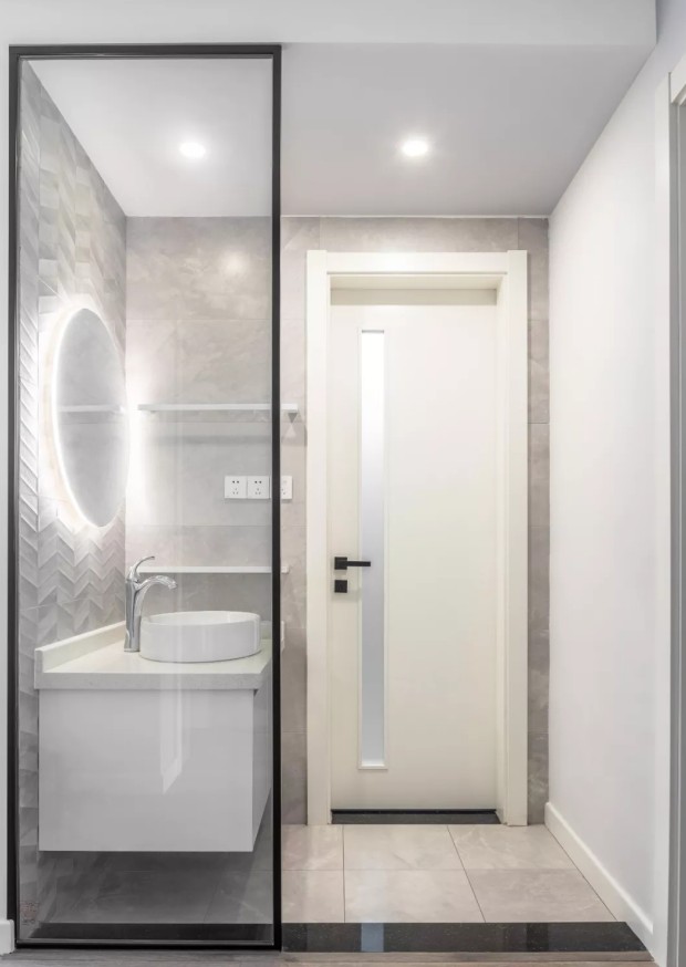 137㎡極簡客餐廳一體，裝出大宅既視感16888325