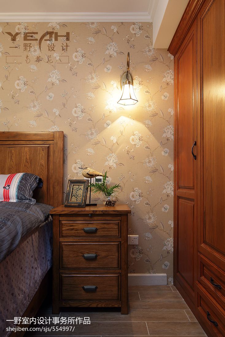 美式清新風格臥室衣柜裝修效果圖