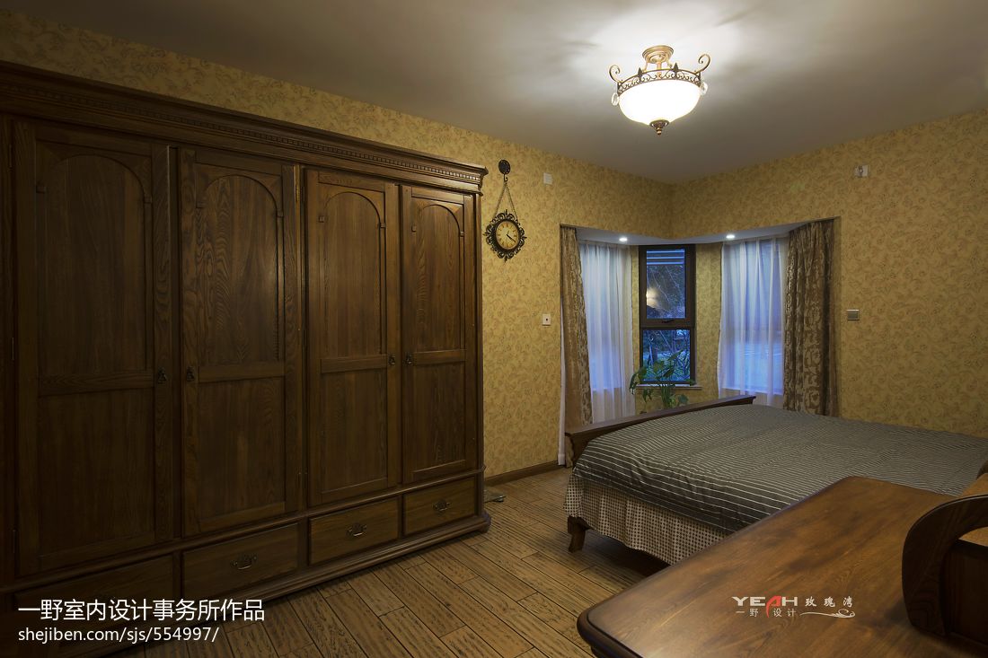 美式風格臥室衣柜裝修設計