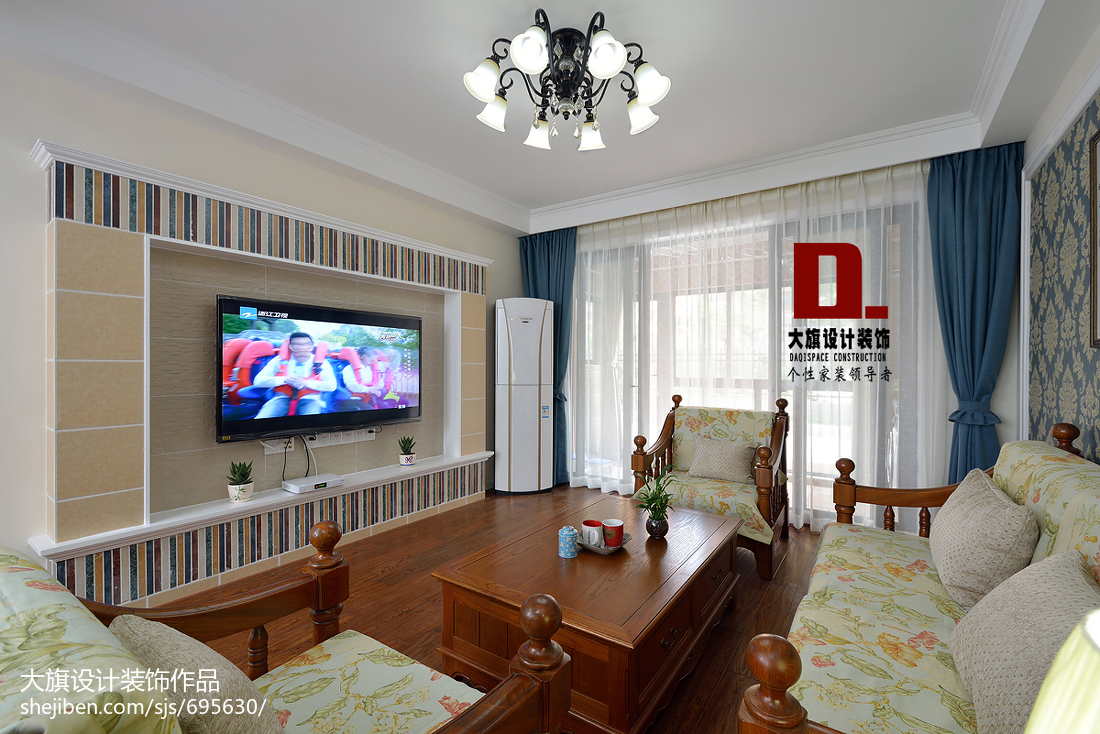 美式田園客廳電視墻裝修圖片