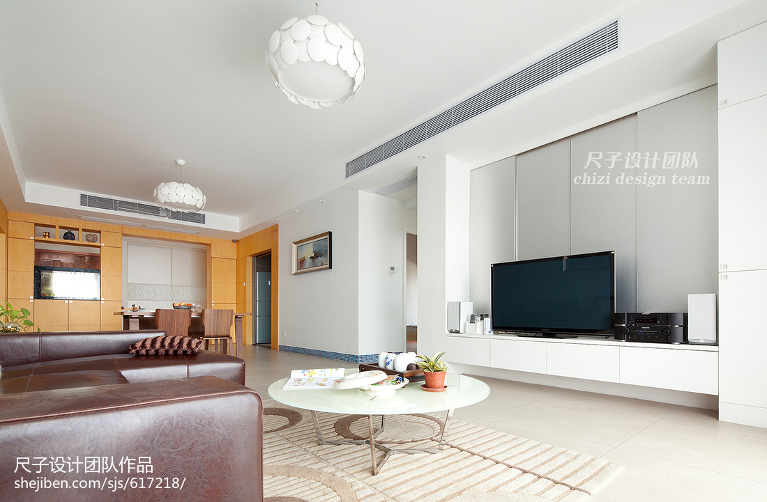 簡約現代風格客廳電視背景墻效果圖