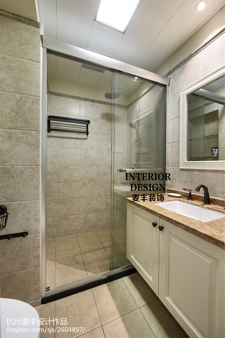 混搭美式衛生間隔斷設計