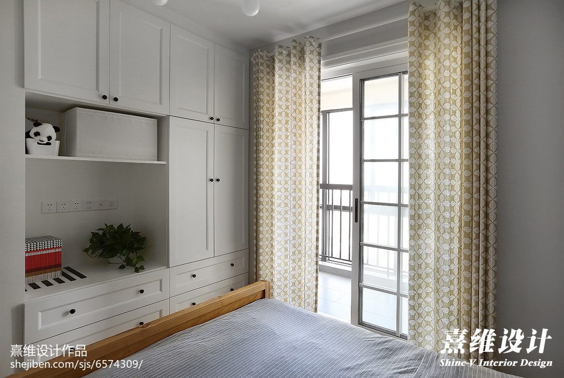 北歐風格嵌入式衣柜設計