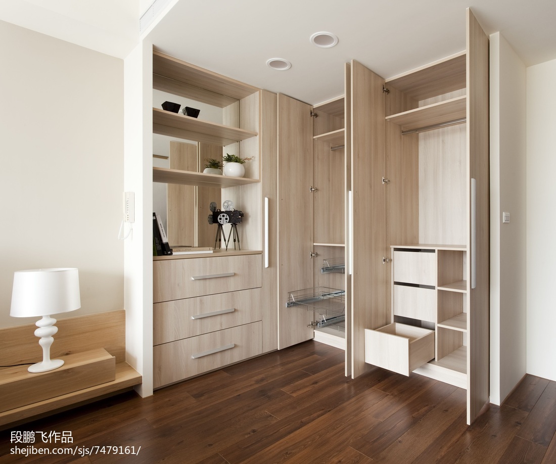 簡約現代風格木質衣柜設計