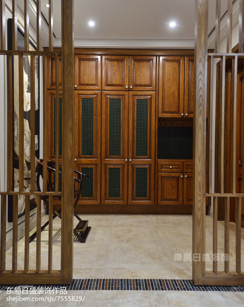 別墅新中式風格衣柜設計