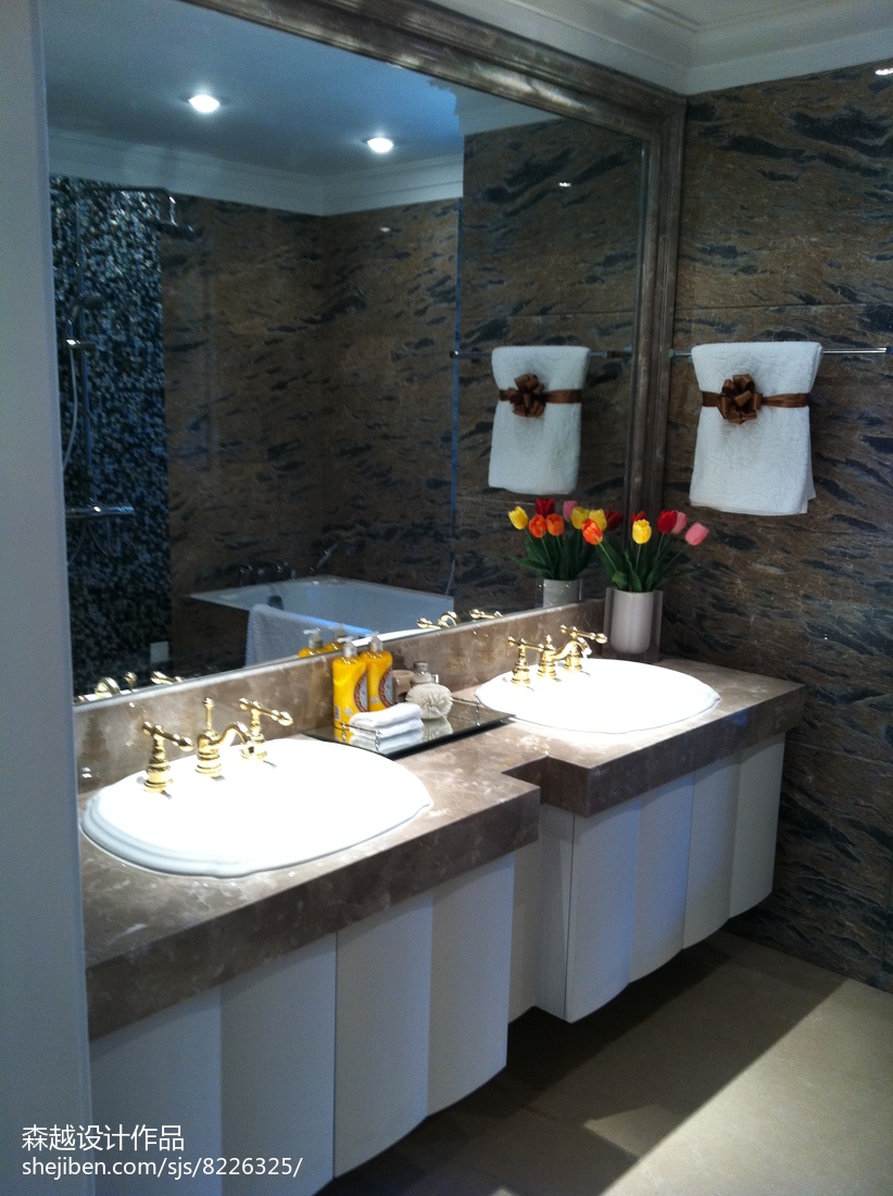 質樸308平法式別墅衛生間裝潢圖