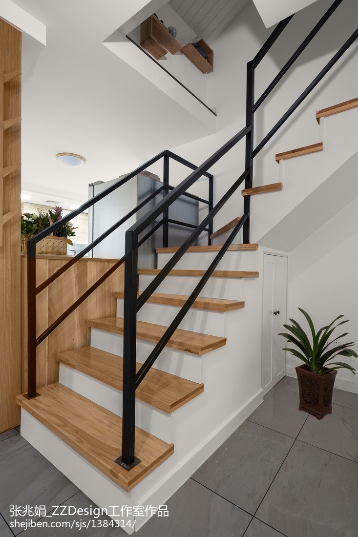 北歐三居樓梯設計實景圖