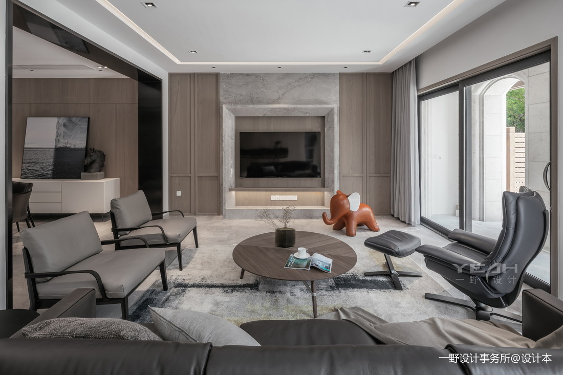 現代別墅電視墻實景設計