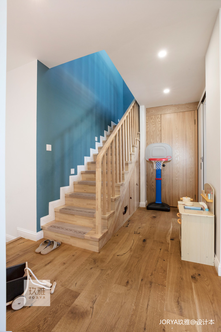 180㎡復式樓梯設計