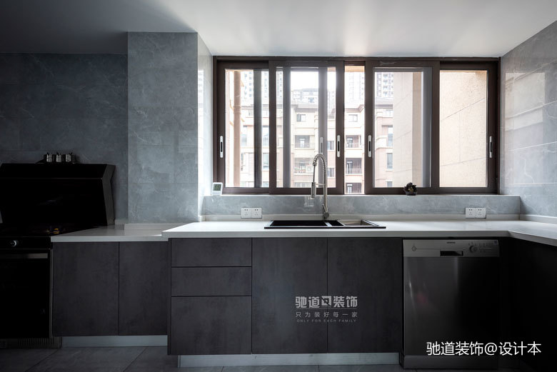 精致107平現代四居廚房設計美圖