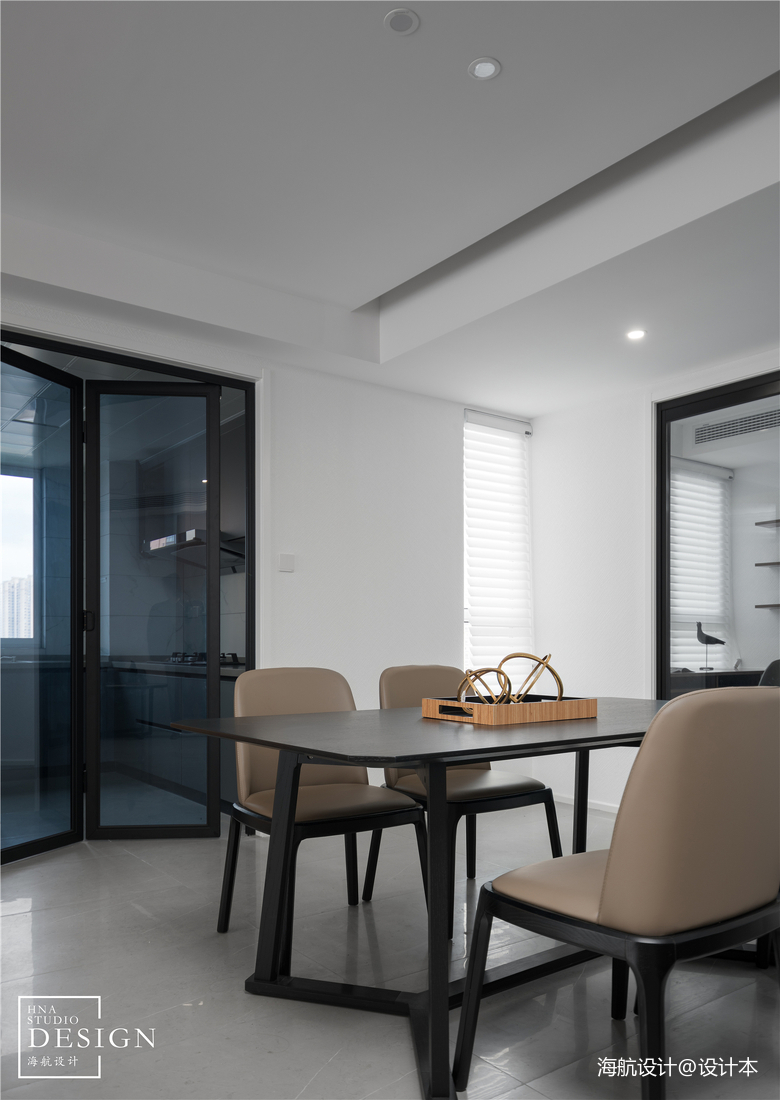 極簡空間現代餐廳實景圖