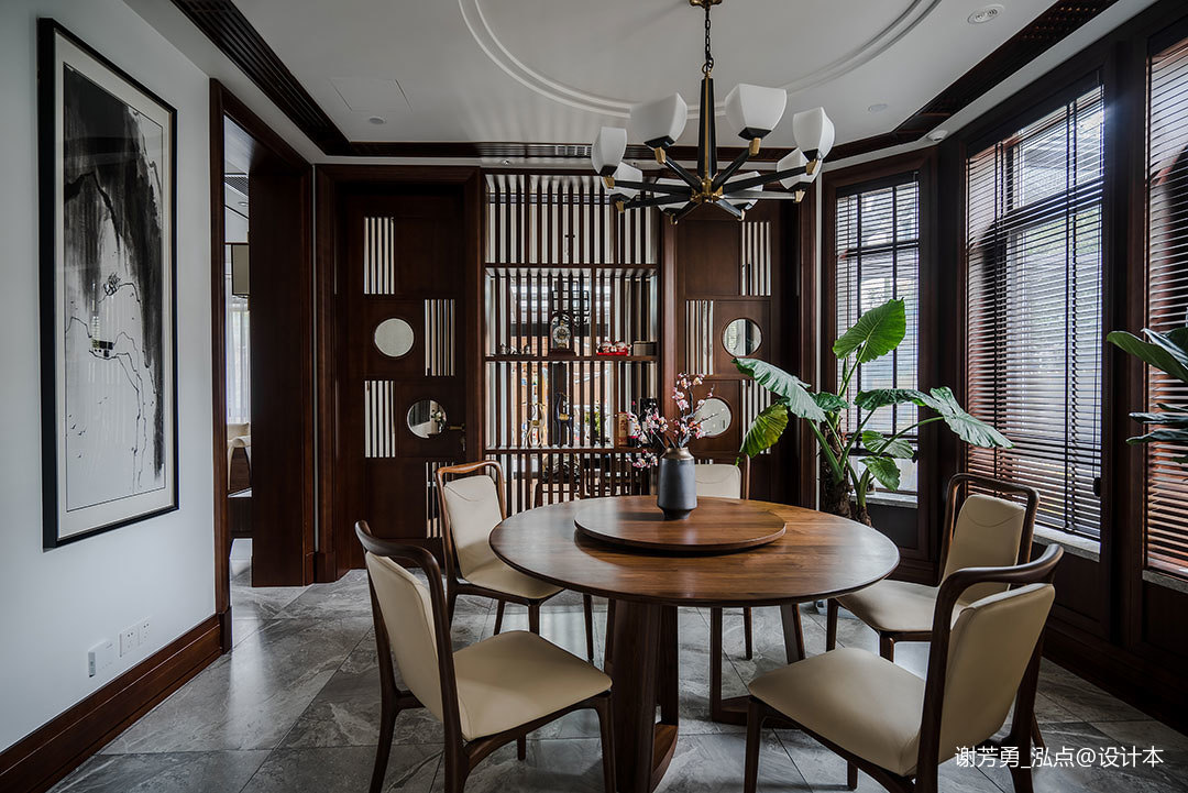 悠雅810平中式別墅餐廳布置圖