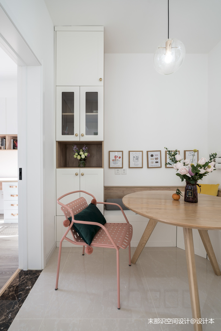 精簡混搭風餐廳儲物柜設計