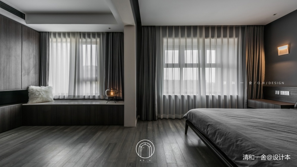 139㎡二居極簡現代臥室飄窗設計