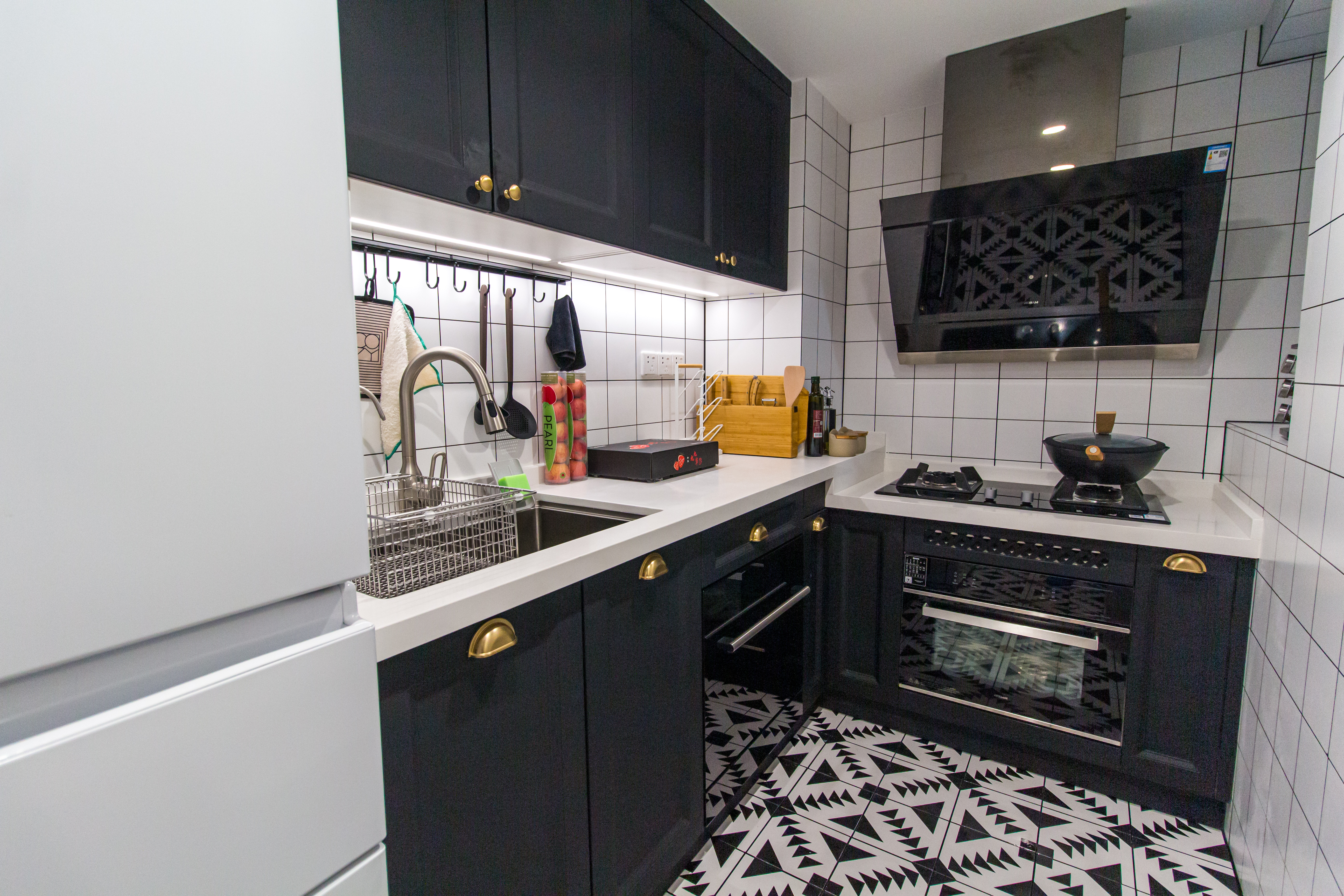 3口一貓混搭風兩居，全職媽媽親手布置新房18590592